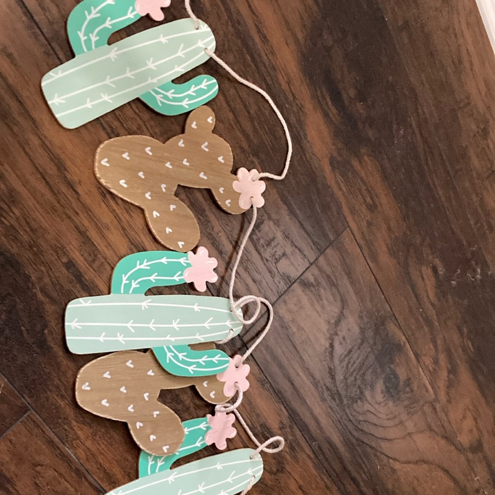 Cactus Garland with Pink Flowers